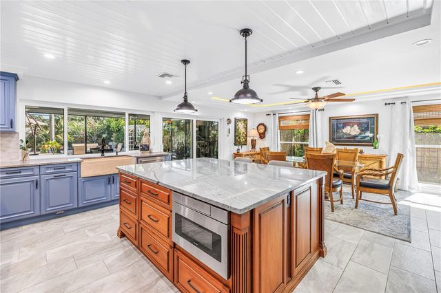 14261 PASSAGE WAY, Seminole, FL 33776