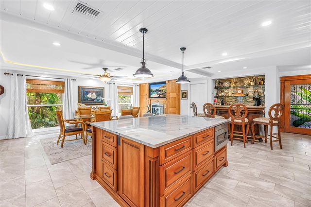 14261 PASSAGE WAY, Seminole, FL 33776