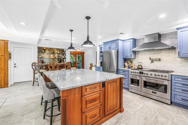 14261 PASSAGE WAY, Seminole, FL 33776