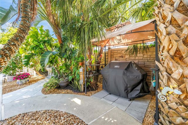 14261 PASSAGE WAY, Seminole, FL 33776