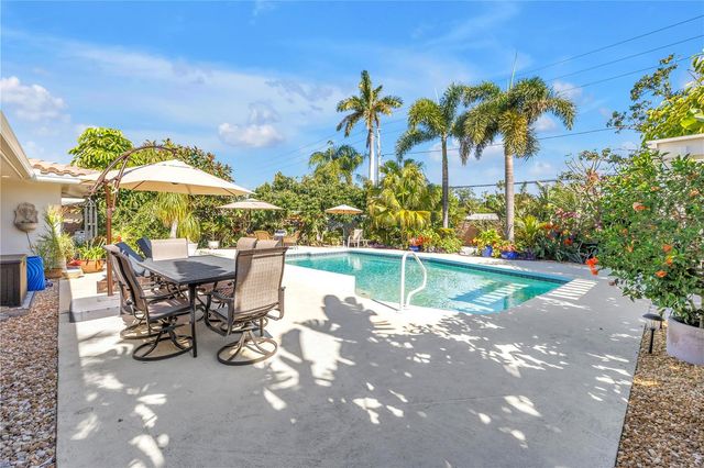 14261 PASSAGE WAY, Seminole, FL 33776