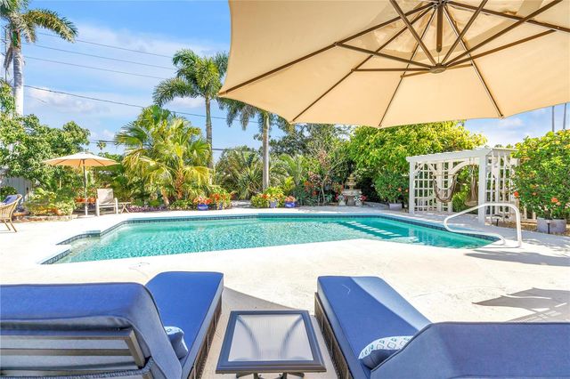 14261 PASSAGE WAY, Seminole, FL 33776