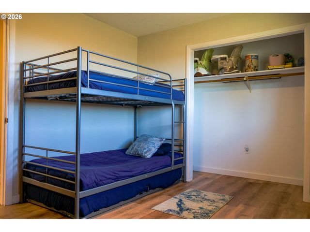 345 S CRESTLINE Dr, Waldport, OR 97394