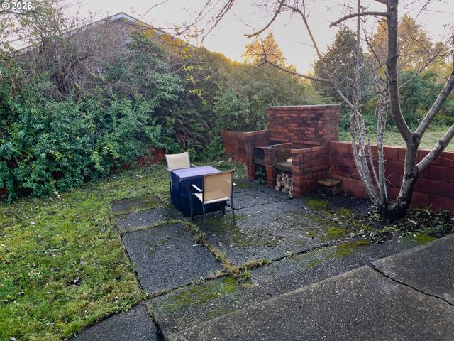 345 S CRESTLINE Dr, Waldport, OR 97394