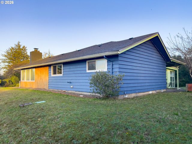 345 S CRESTLINE Dr, Waldport, OR 97394
