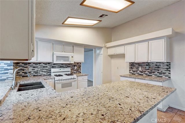 2627 E Avenue Q15, Palmdale, CA 93550