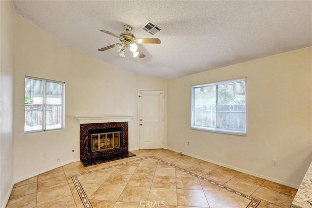 2627 E Avenue Q15, Palmdale, CA 93550