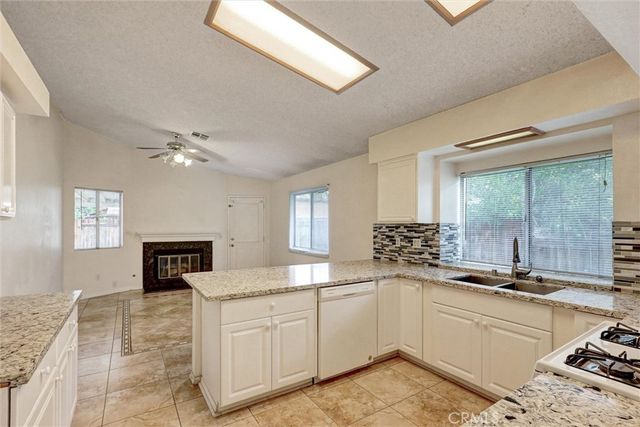 2627 E Avenue Q15, Palmdale, CA 93550