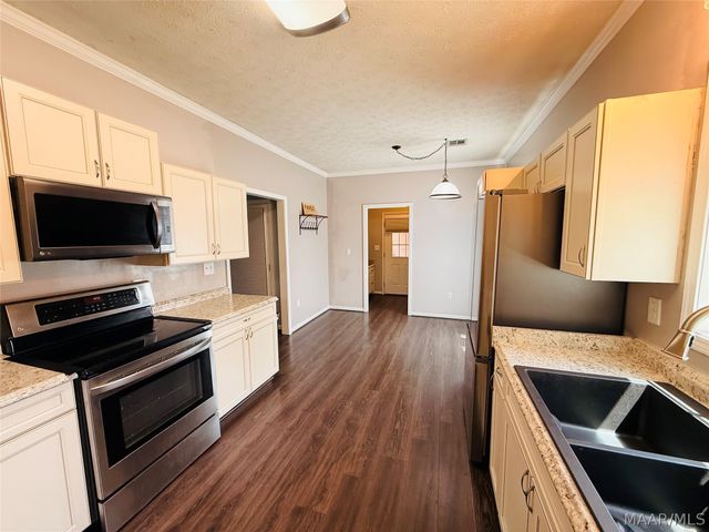 566 New Bingham Drive, Wetumpka, AL 36093