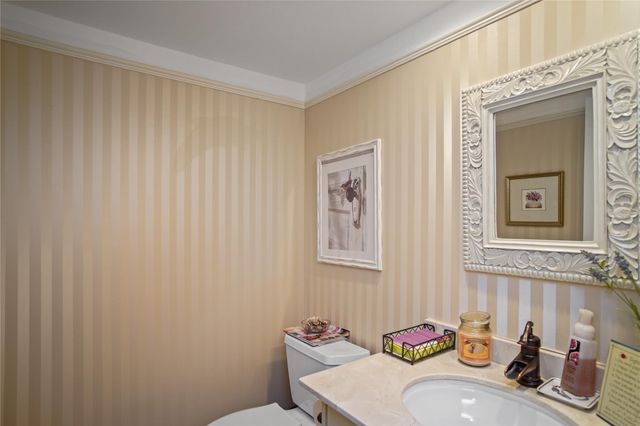 3510 Oaks Way 802, Pompano Beach, FL 33069