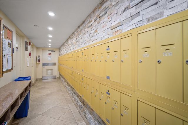 3510 Oaks Way 802, Pompano Beach, FL 33069