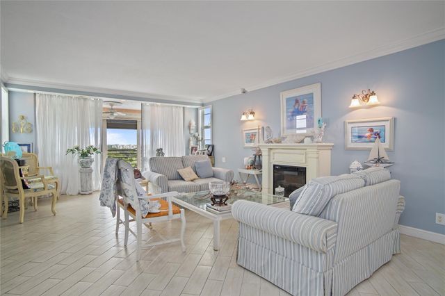 3510 Oaks Way 802, Pompano Beach, FL 33069