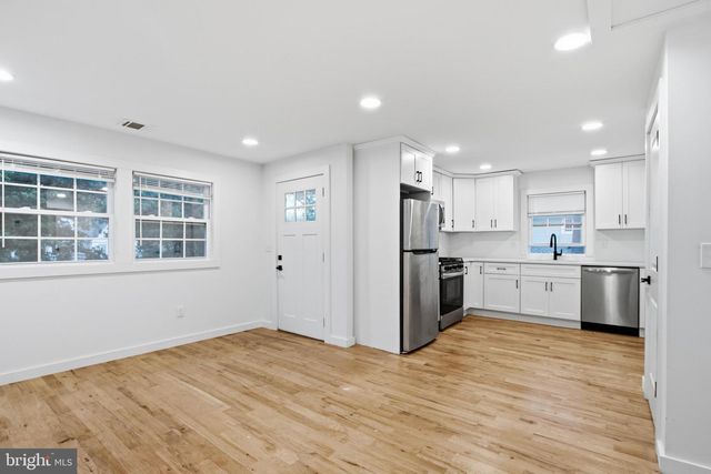 48 5 TH ST, Fords, NJ 08863