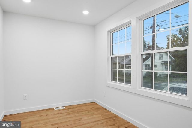 48 5 TH ST, Fords, NJ 08863