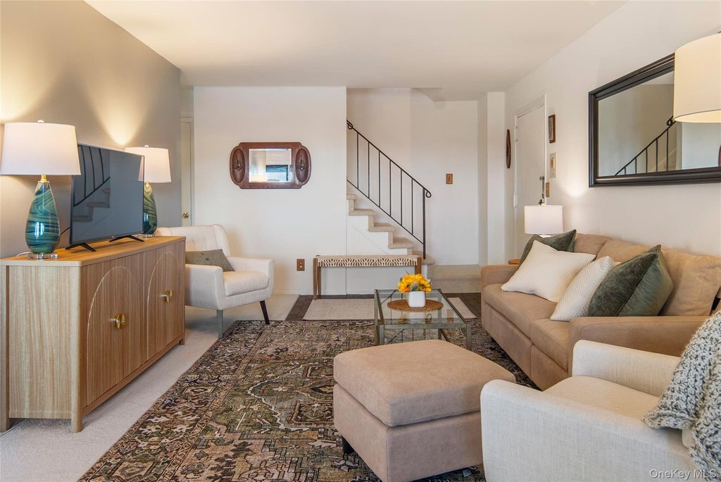 215 Kemeys Cove 215, Briarcliff Manor, NY 10510 — photo 4
