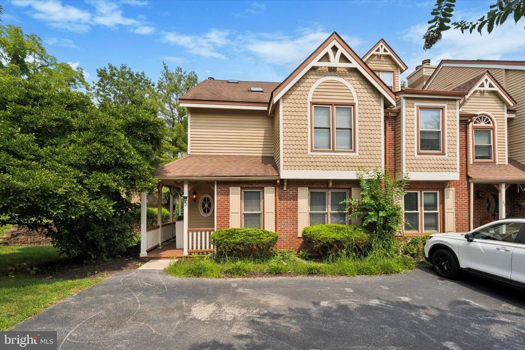 32 MAIN ST, Chesterbrook, PA 19087