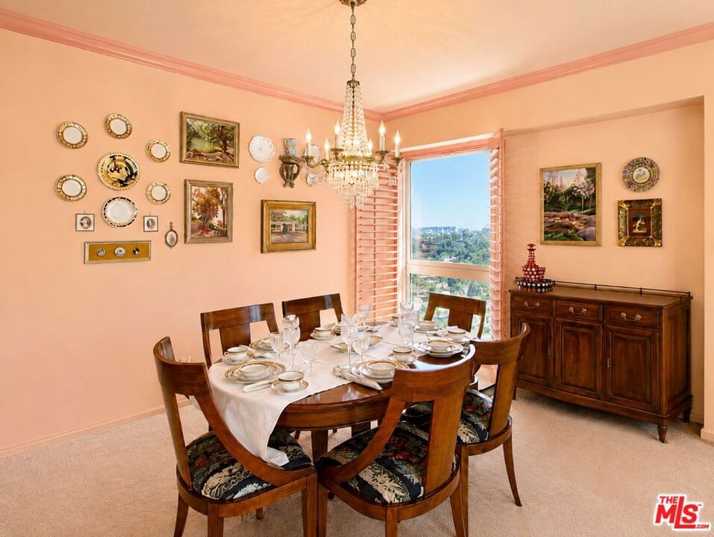 Image 12 of property listing at 10450 Wilshire Boulevard 10J, Los Angeles, CA 90024