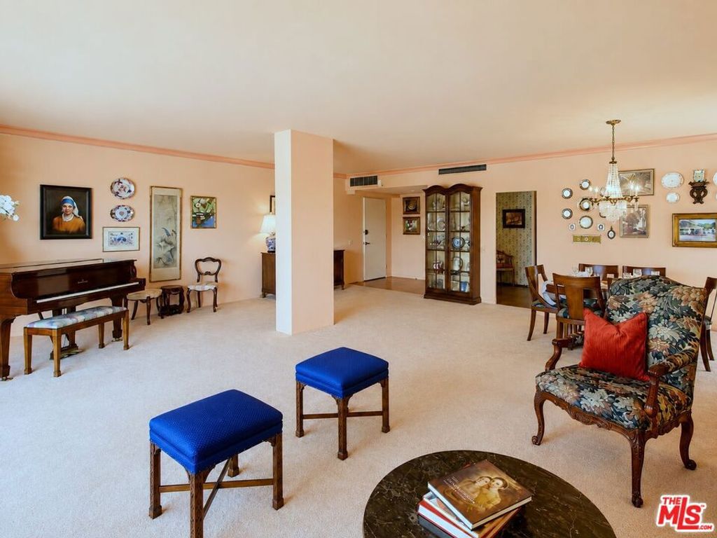 Image 14 of property listing at 10450 Wilshire Boulevard 10J, Los Angeles, CA 90024