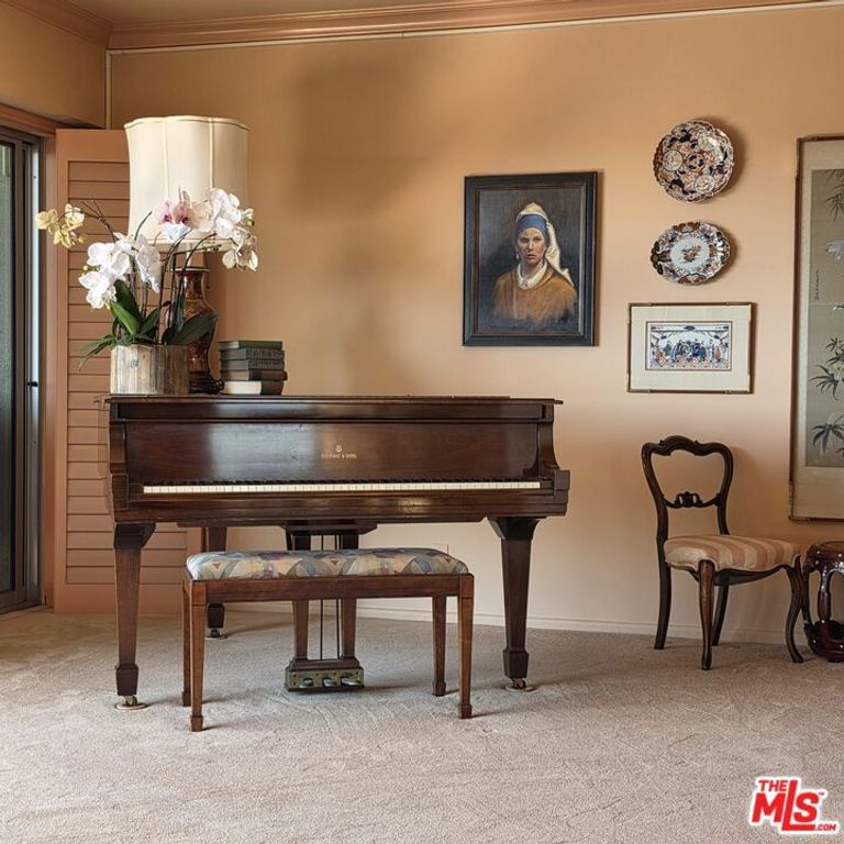 Image 16 of property listing at 10450 Wilshire Boulevard 10J, Los Angeles, CA 90024