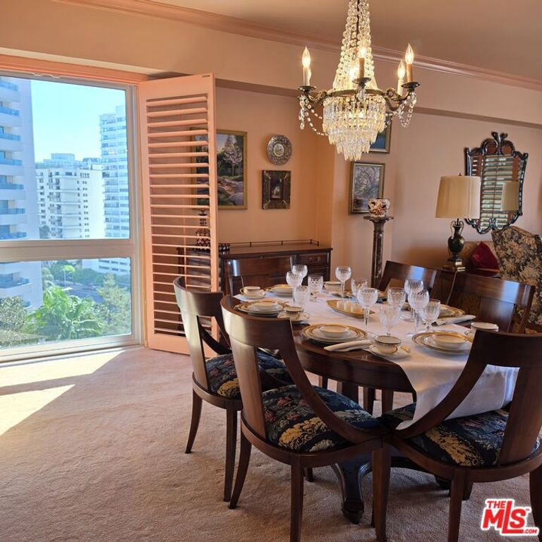 Image 18 of property listing at 10450 Wilshire Boulevard 10J, Los Angeles, CA 90024