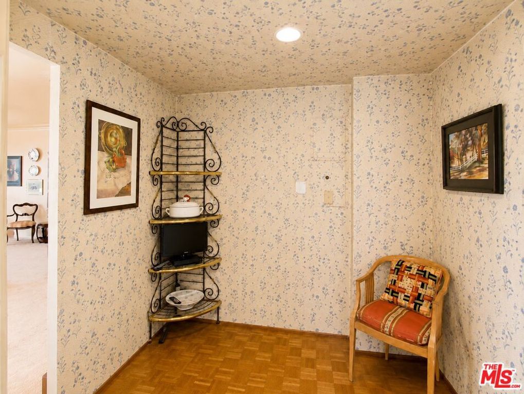Image 22 of property listing at 10450 Wilshire Boulevard 10J, Los Angeles, CA 90024
