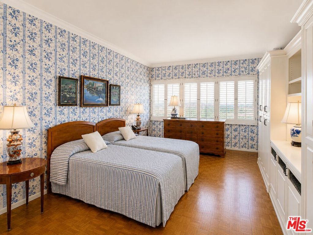 Image 23 of property listing at 10450 Wilshire Boulevard 10J, Los Angeles, CA 90024