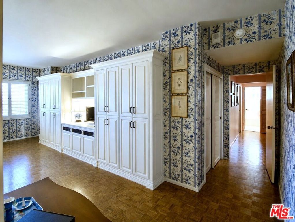 Image 28 of property listing at 10450 Wilshire Boulevard 10J, Los Angeles, CA 90024