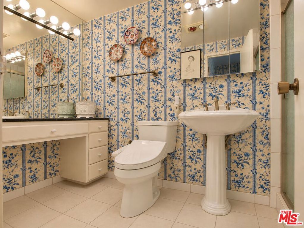 Image 30 of property listing at 10450 Wilshire Boulevard 10J, Los Angeles, CA 90024