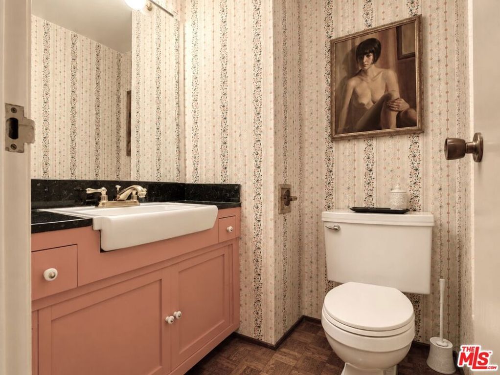 Image 36 of property listing at 10450 Wilshire Boulevard 10J, Los Angeles, CA 90024