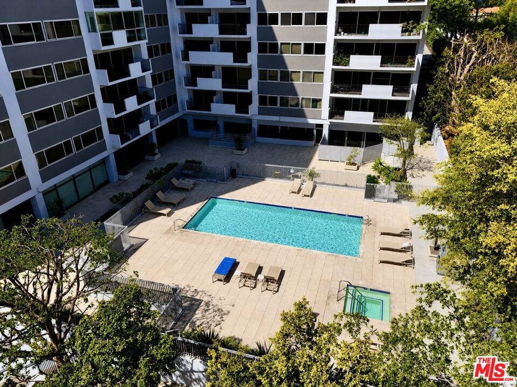 Image 44 of property listing at 10450 Wilshire Boulevard 10J, Los Angeles, CA 90024