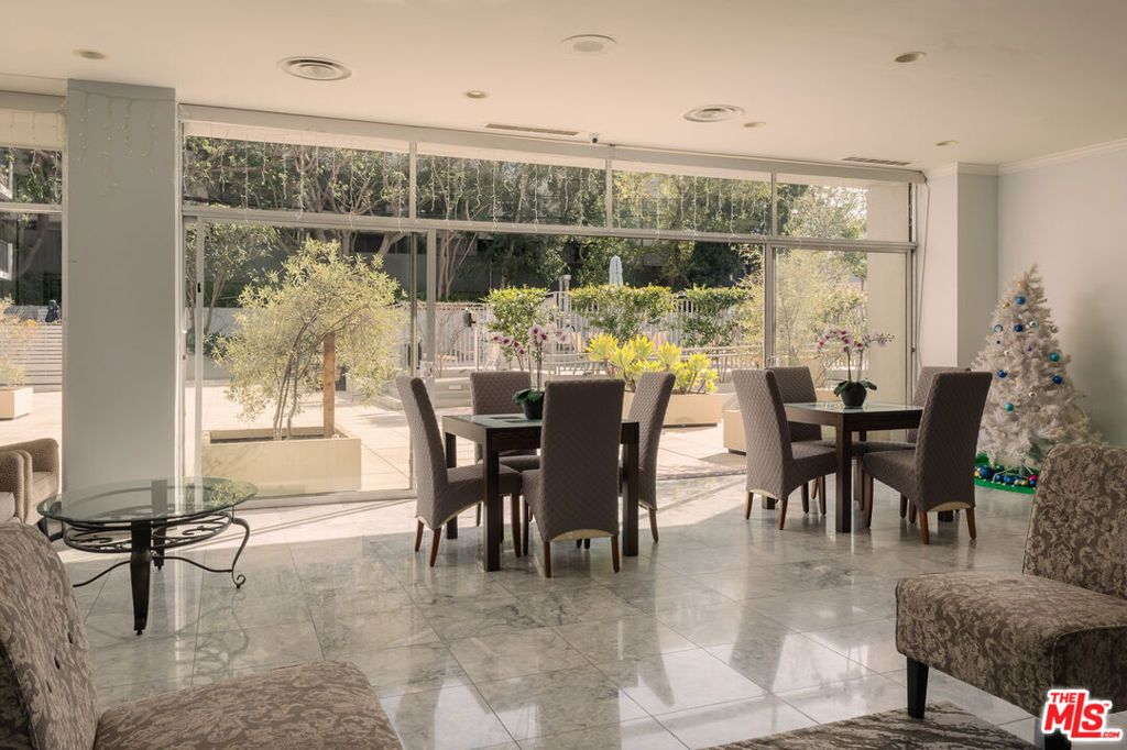 Image 54 of property listing at 10450 Wilshire Boulevard 10J, Los Angeles, CA 90024