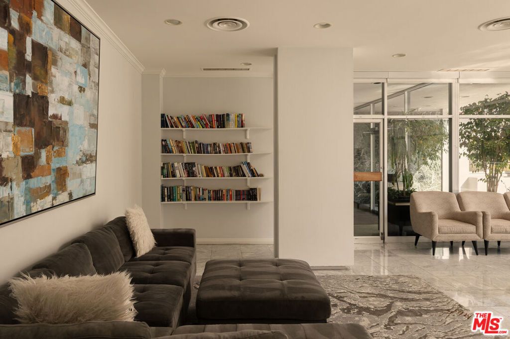 Image 55 of property listing at 10450 Wilshire Boulevard 10J, Los Angeles, CA 90024