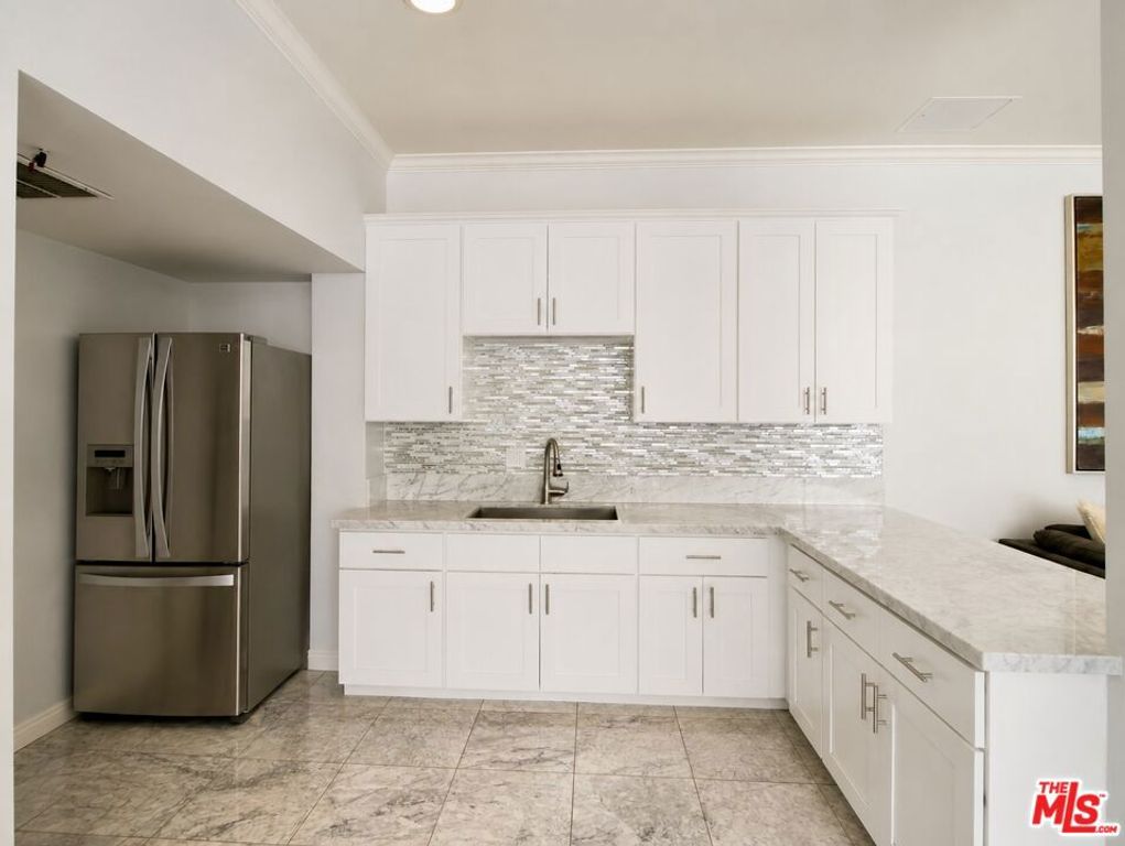 Image 56 of property listing at 10450 Wilshire Boulevard 10J, Los Angeles, CA 90024