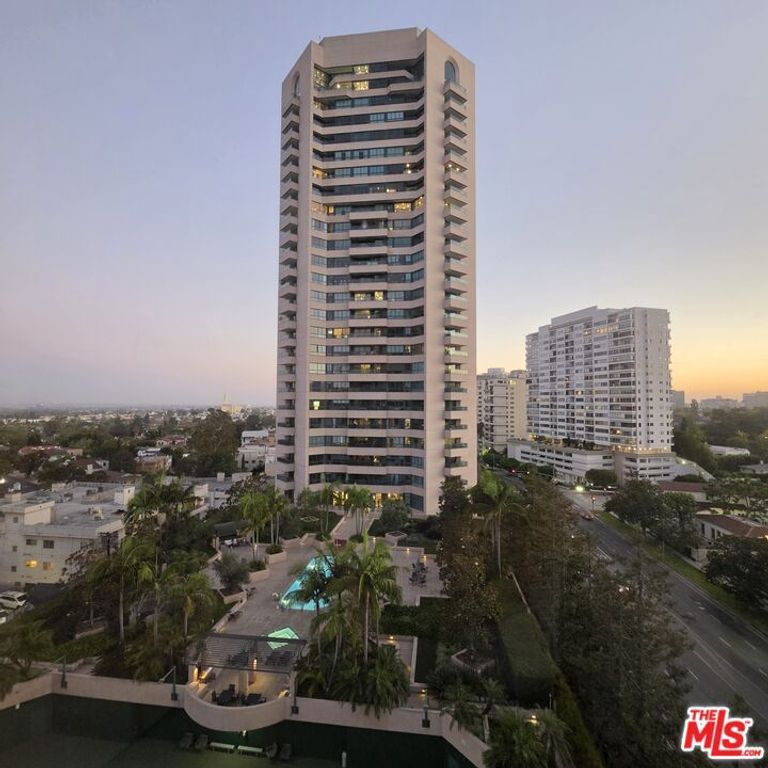 Image 57 of property listing at 10450 Wilshire Boulevard 10J, Los Angeles, CA 90024