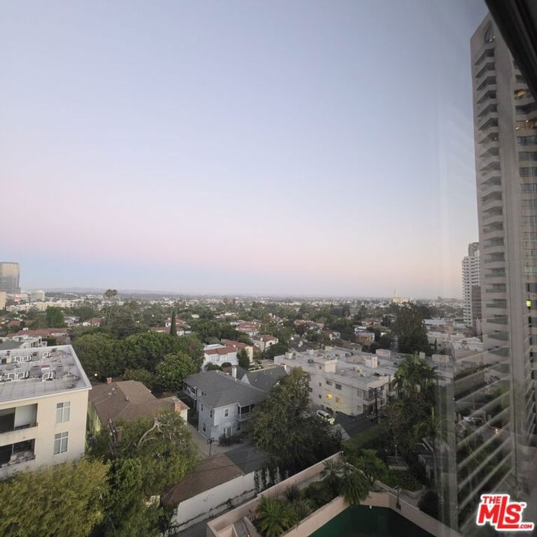 Image 58 of property listing at 10450 Wilshire Boulevard 10J, Los Angeles, CA 90024