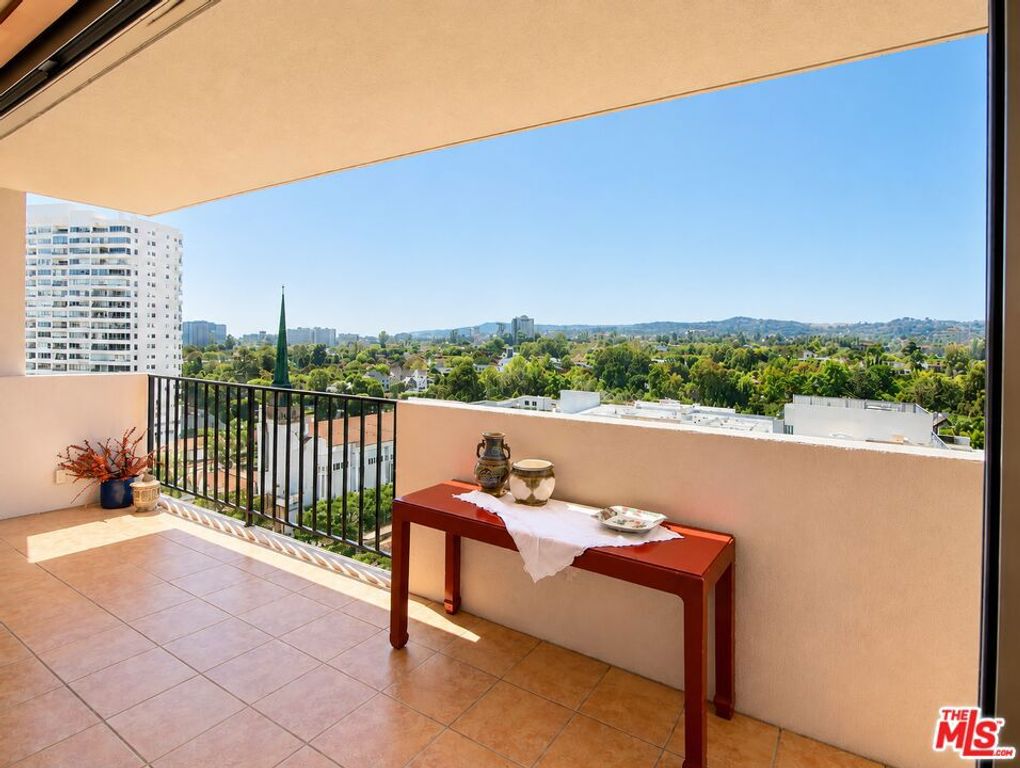 Image 59 of property listing at 10450 Wilshire Boulevard 10J, Los Angeles, CA 90024
