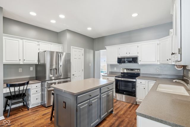 10503 Greenway Drive, Fishers, IN 46037