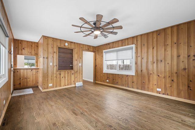 573 S Chase Avenue, Lombard, IL 60148