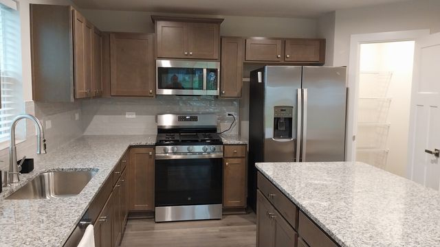 121 Cornerstone Drive, Hampshire, IL 60140