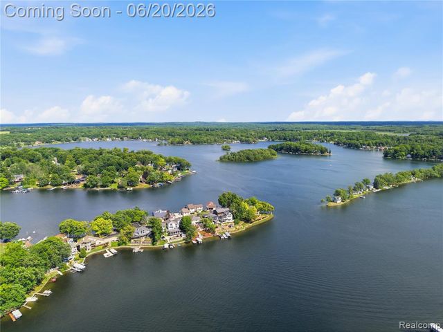 16289 Whitehead Drive, Linden, MI 48451