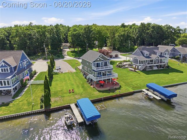 16289 Whitehead Drive, Linden, MI 48451