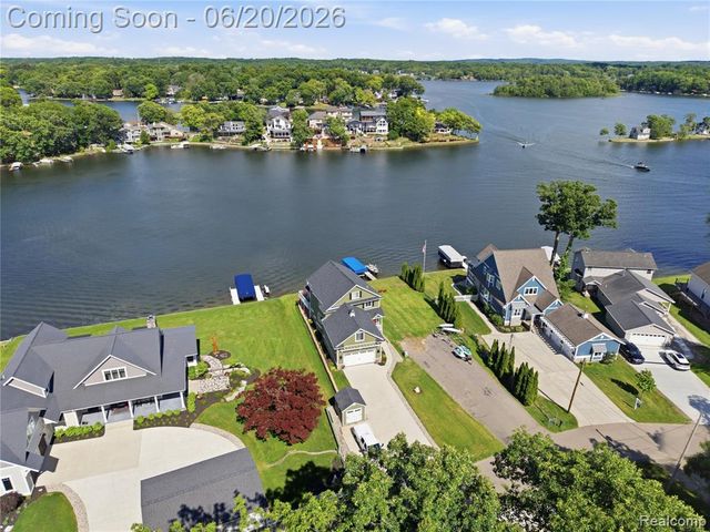 16289 Whitehead Drive, Linden, MI 48451