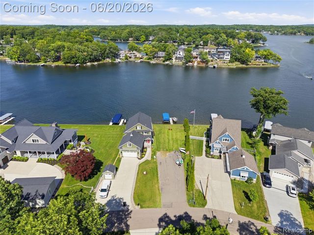 16289 Whitehead Drive, Linden, MI 48451