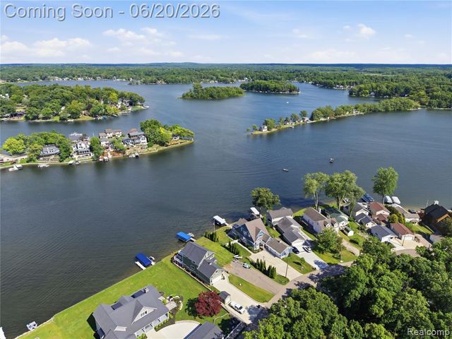 16289 Whitehead Drive, Linden, MI 48451