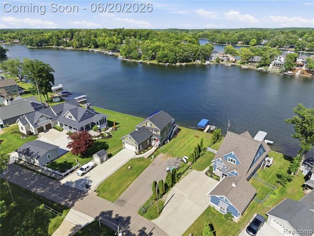 16289 Whitehead Drive, Linden, MI 48451