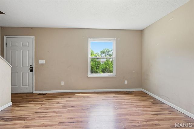 415 Hentschel Place, St Louis, MO 63135