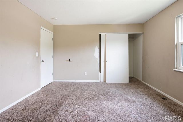 415 Hentschel Place, St Louis, MO 63135