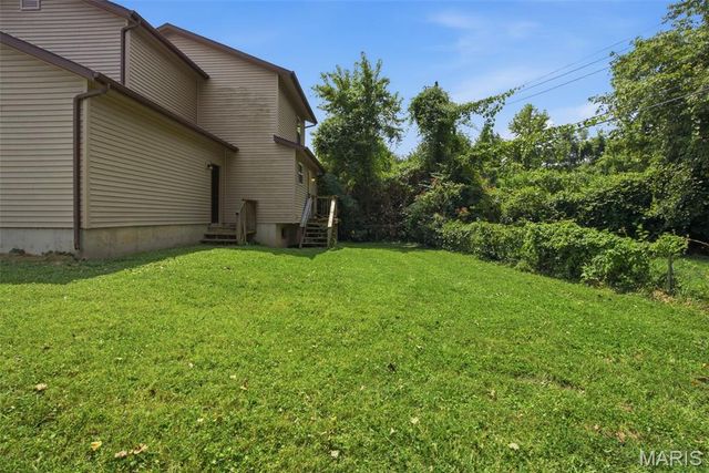 415 Hentschel Place, St Louis, MO 63135