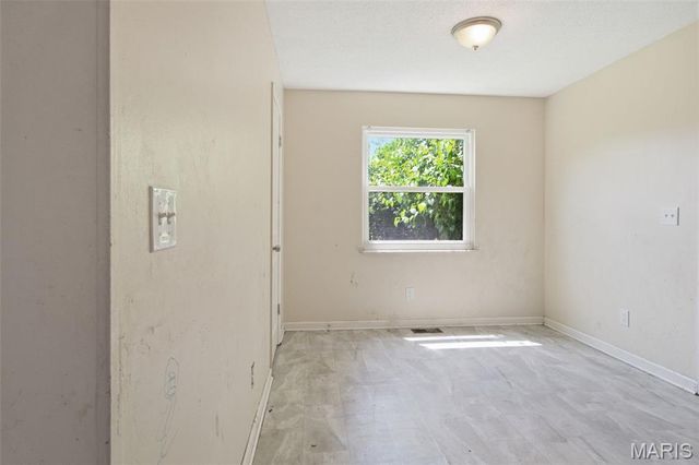 415 Hentschel Place, St Louis, MO 63135