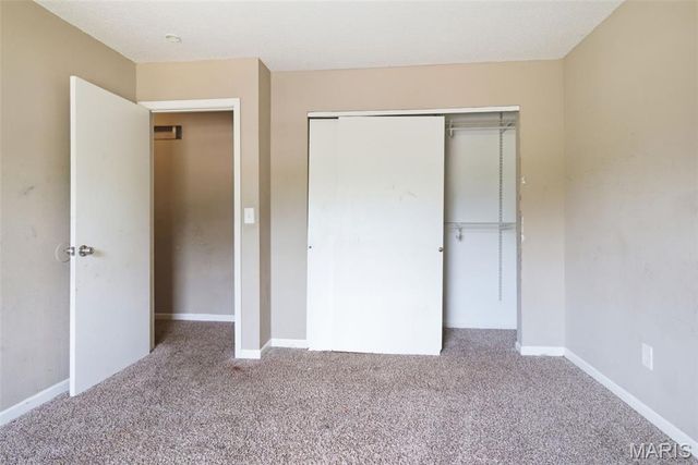 415 Hentschel Place, St Louis, MO 63135